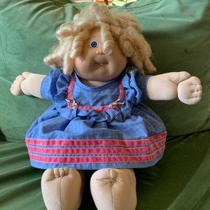 Vintage 1986 Cabbage Patch Cornsilk Kids doll with unopened birth certificate